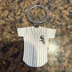 NEW White Sox Jersey Metal Keychain